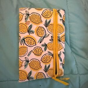 Lemon Print Zipper Pouch